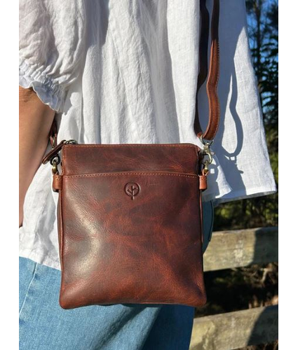 Shoulder bag in Toffee