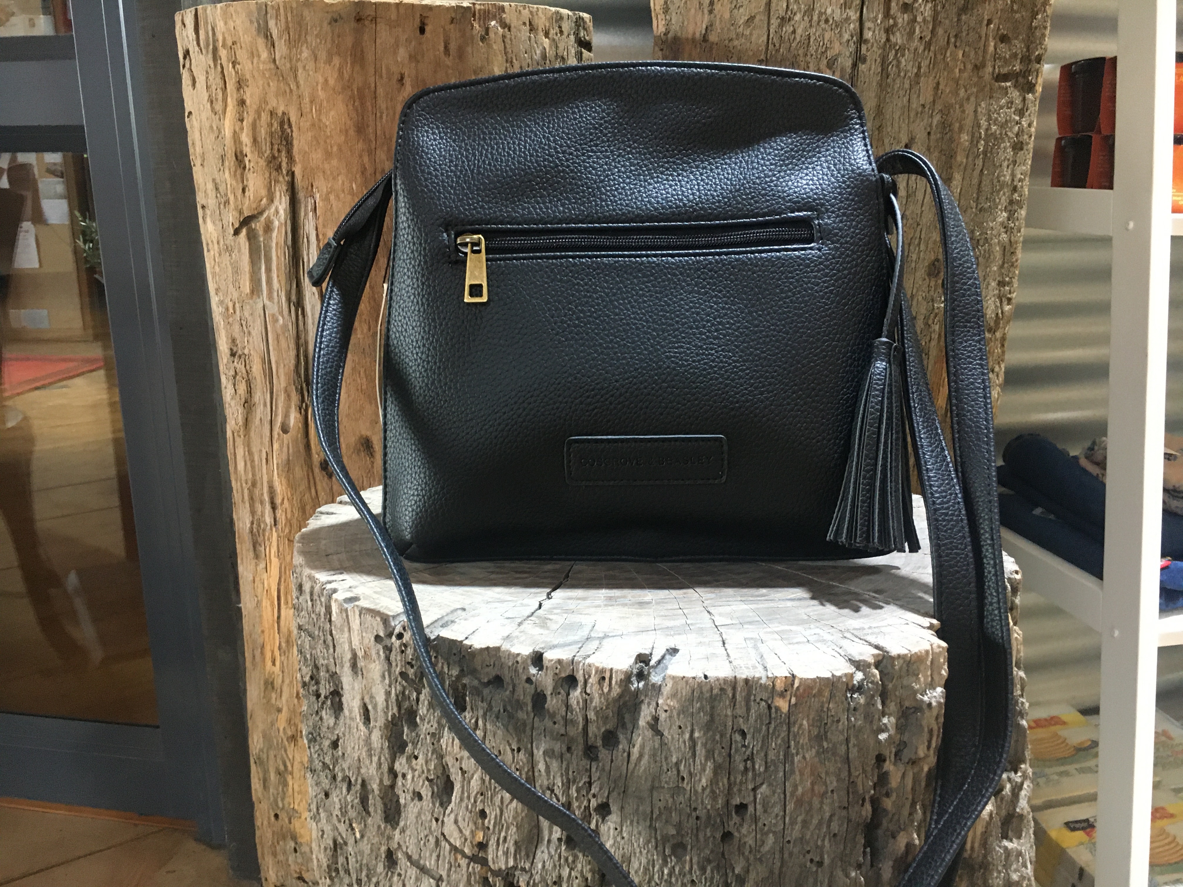 Black multi compartment online handbag